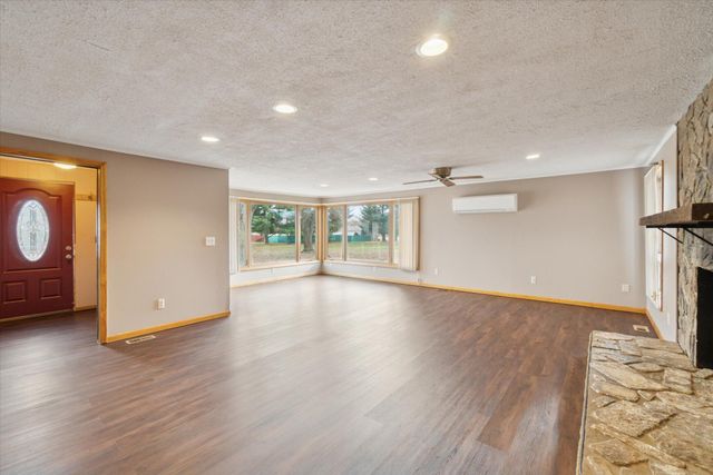 3650 Hogback Road, Fowlerville, MI 48836