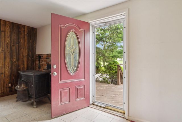 3650 Hogback Road, Fowlerville, MI 48836