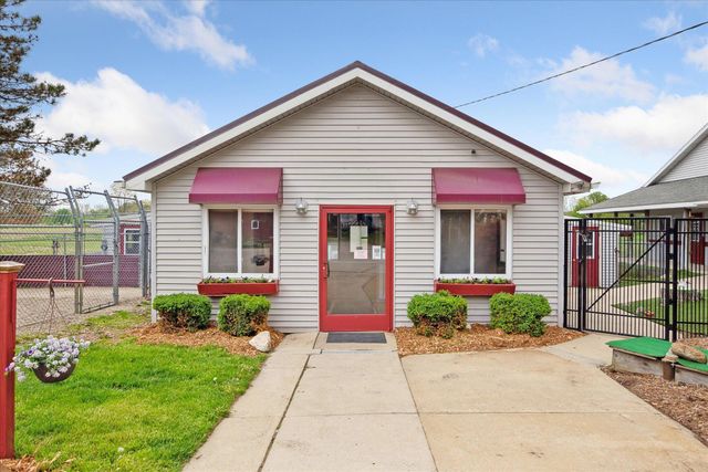 3650 Hogback Road, Fowlerville, MI 48836