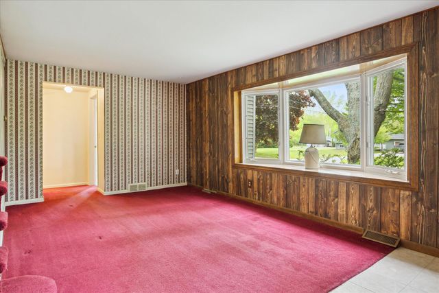 3650 Hogback Road, Fowlerville, MI 48836