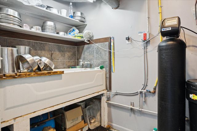 3650 Hogback Road, Fowlerville, MI 48836