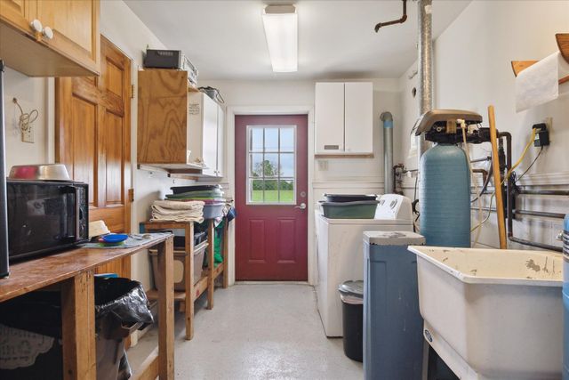 3650 Hogback Road, Fowlerville, MI 48836