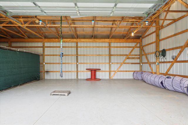 3650 Hogback Road, Fowlerville, MI 48836