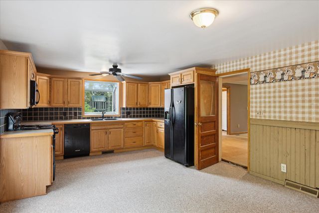 3650 Hogback Road, Fowlerville, MI 48836