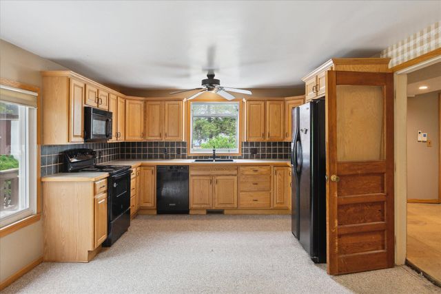 3650 Hogback Road, Fowlerville, MI 48836