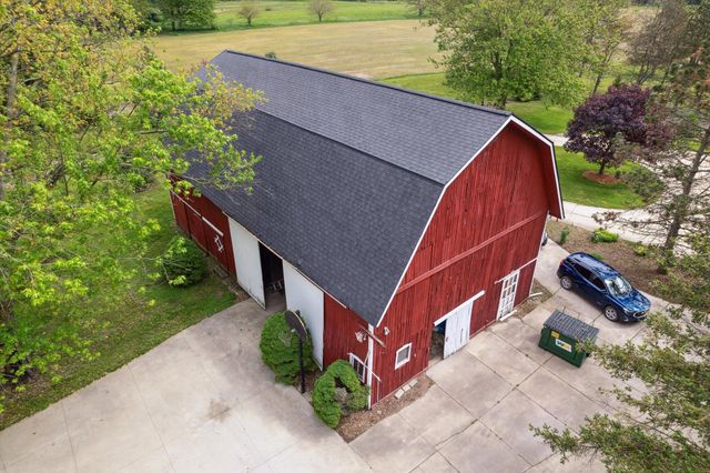 3650 Hogback Road, Fowlerville, MI 48836