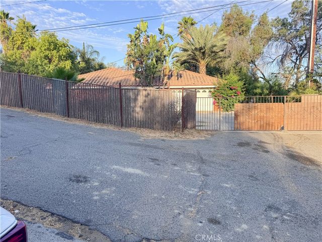 16801 Sendero Del Charro, Riverside, CA 92504