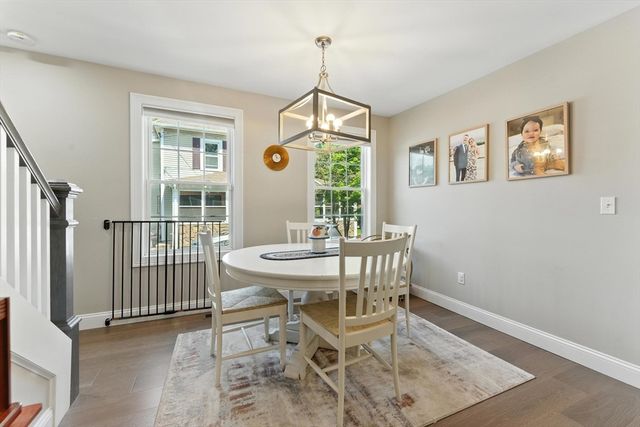 55 James St, Agawam, MA 01030