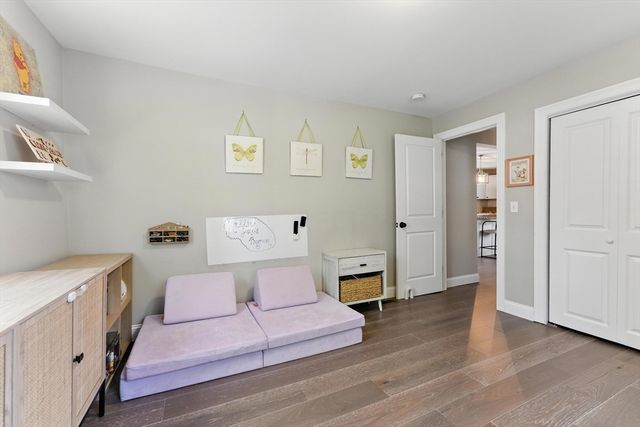 55 James St, Agawam, MA 01030