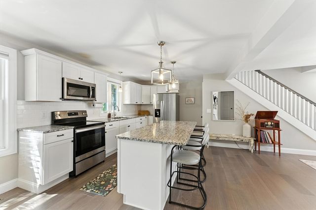 55 James St, Agawam, MA 01030