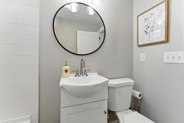 55 James St, Agawam, MA 01030
