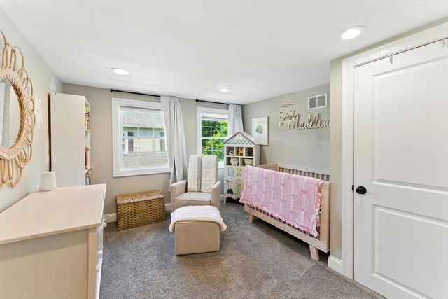 55 James St, Agawam, MA 01030