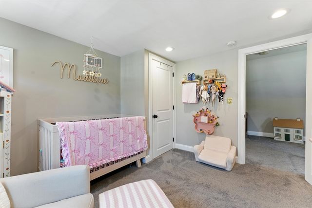 55 James St, Agawam, MA 01030