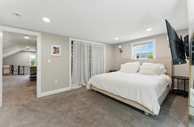 55 James St, Agawam, MA 01030