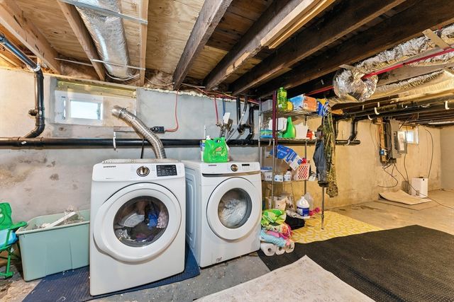 55 James St, Agawam, MA 01030