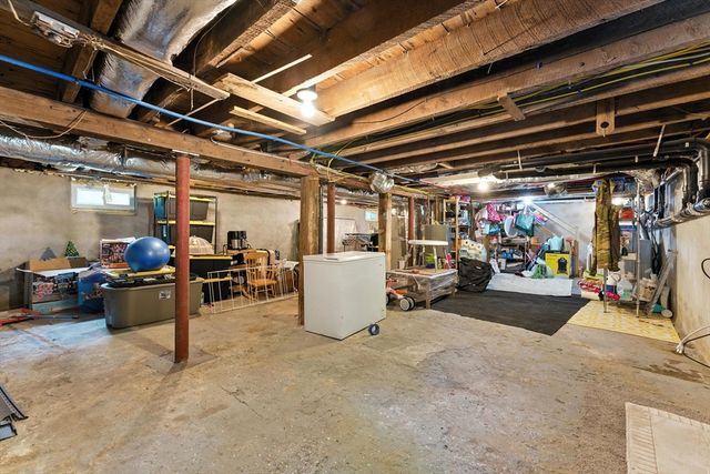 55 James St, Agawam, MA 01030