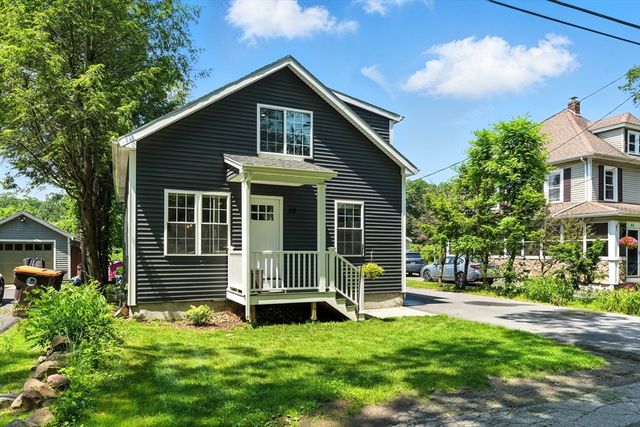 55 James St, Agawam, MA 01030