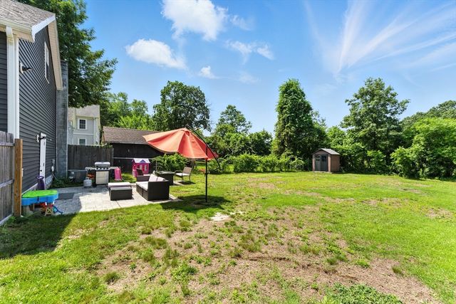 55 James St, Agawam, MA 01030