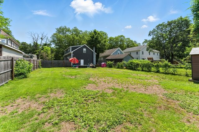 55 James St, Agawam, MA 01030