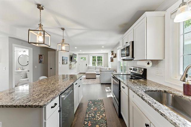 55 James St, Agawam, MA 01030