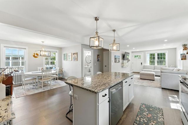 55 James St, Agawam, MA 01030