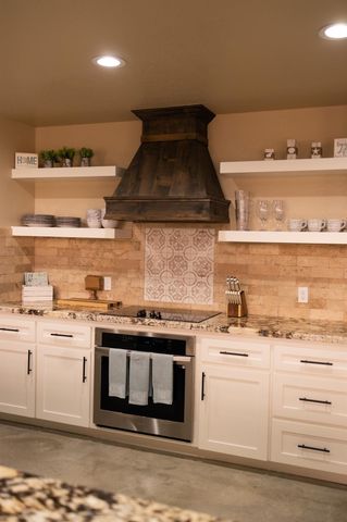 82 Circle Hook, Port O Connor, TX 77982