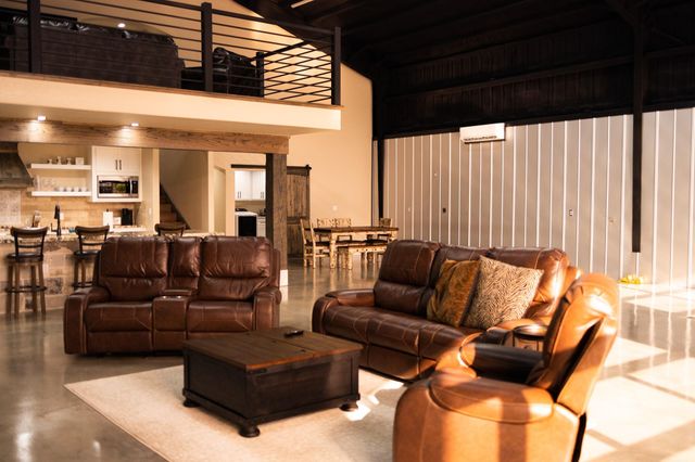 82 Circle Hook, Port O Connor, TX 77982