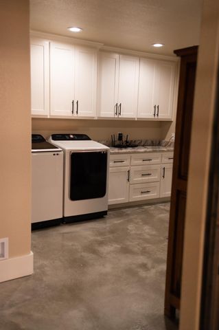 82 Circle Hook, Port O Connor, TX 77982