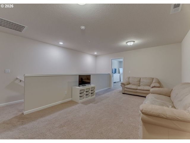 15690 Nw SNOWBUSH Ln, Portland, OR 97229