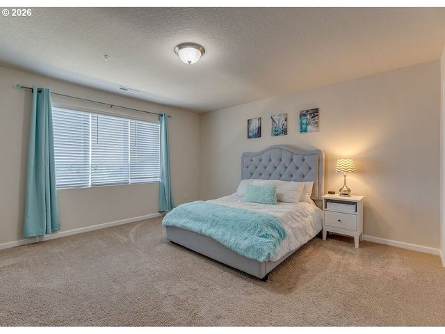 15690 Nw SNOWBUSH Ln, Portland, OR 97229