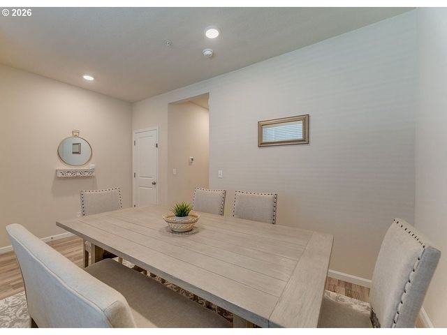 15690 Nw SNOWBUSH Ln, Portland, OR 97229