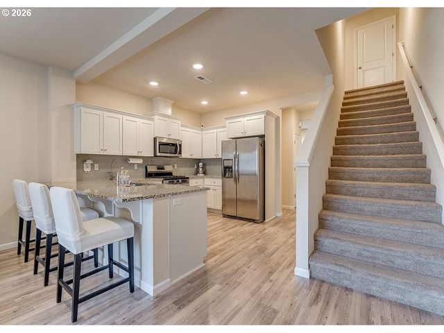 15690 Nw SNOWBUSH Ln, Portland, OR 97229