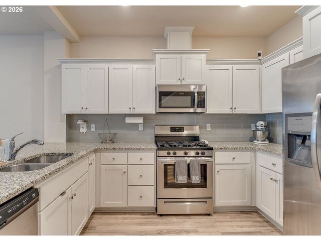 15690 Nw SNOWBUSH Ln, Portland, OR 97229