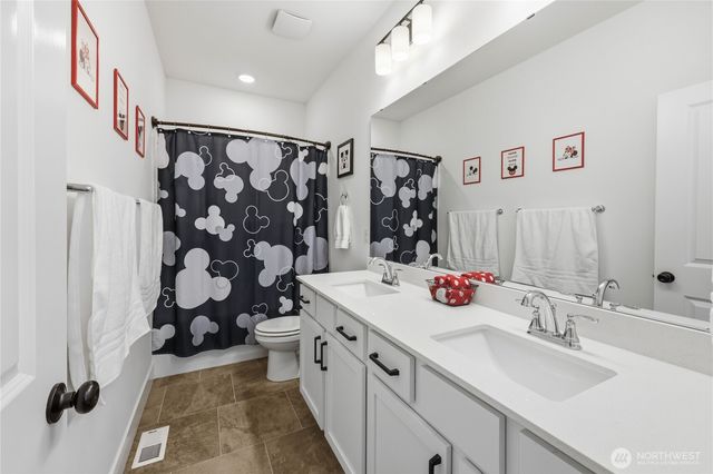 18526 Sawgrass Drive NE, Poulsbo, WA 98370