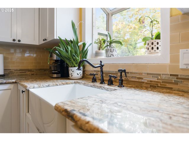 8805 Sw SNOOPY Ct, Portland, OR 97223