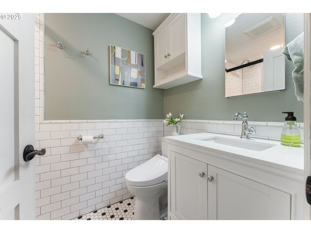 8805 Sw SNOOPY Ct, Portland, OR 97223