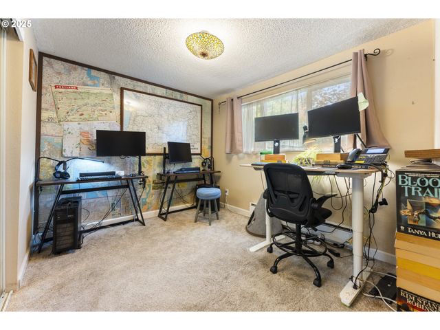 8805 Sw SNOOPY Ct, Portland, OR 97223