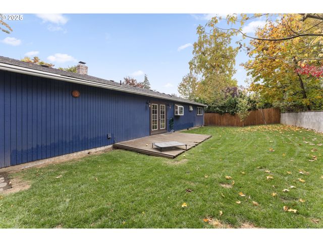 8805 Sw SNOOPY Ct, Portland, OR 97223