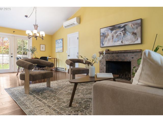 8805 Sw SNOOPY Ct, Portland, OR 97223