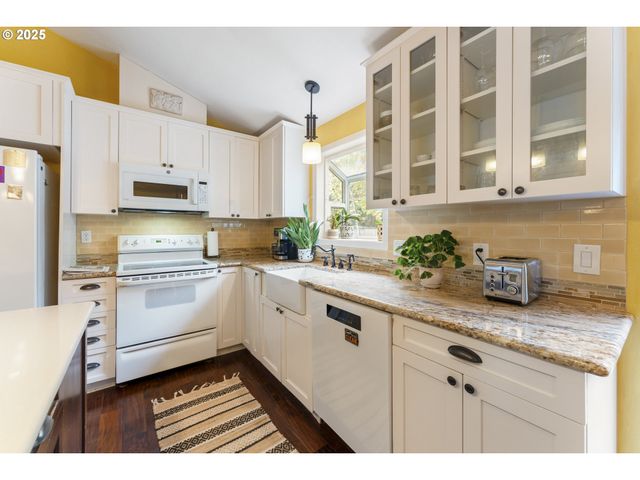 8805 Sw SNOOPY Ct, Portland, OR 97223