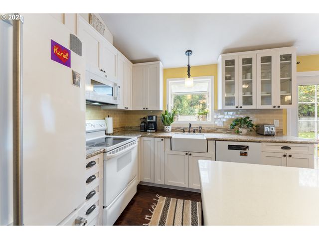 8805 Sw SNOOPY Ct, Portland, OR 97223