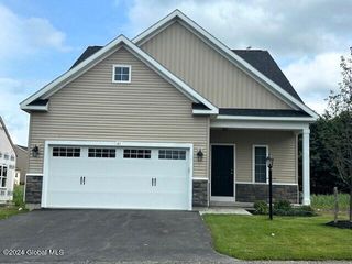 24 Harbor Lane, Colonie, NY 12047