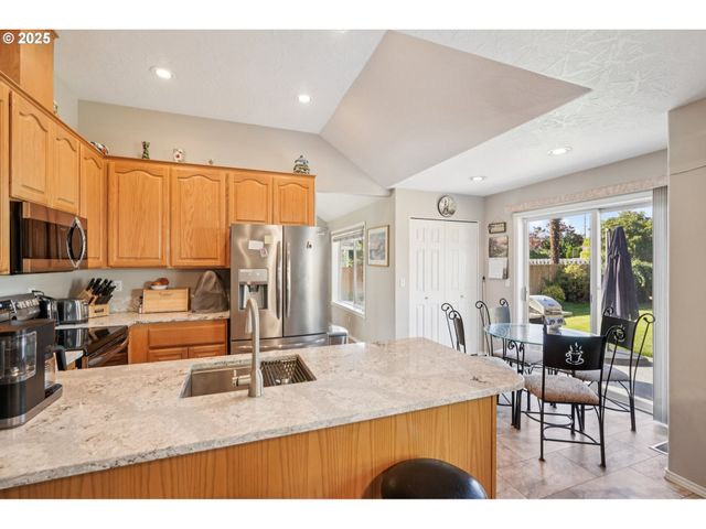21937 Ne MASON St, Fairview, OR 97024