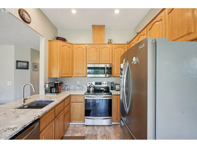21937 Ne MASON St, Fairview, OR 97024