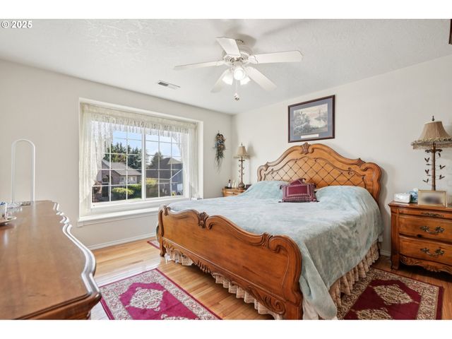 21937 Ne MASON St, Fairview, OR 97024