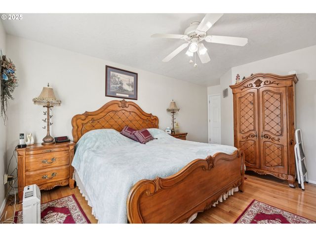 21937 Ne MASON St, Fairview, OR 97024