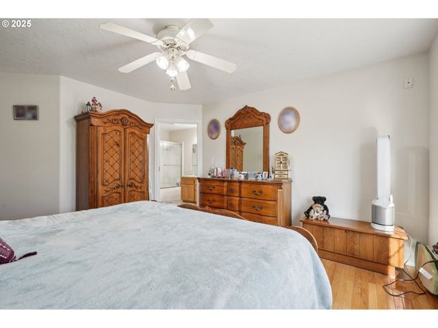 21937 Ne MASON St, Fairview, OR 97024