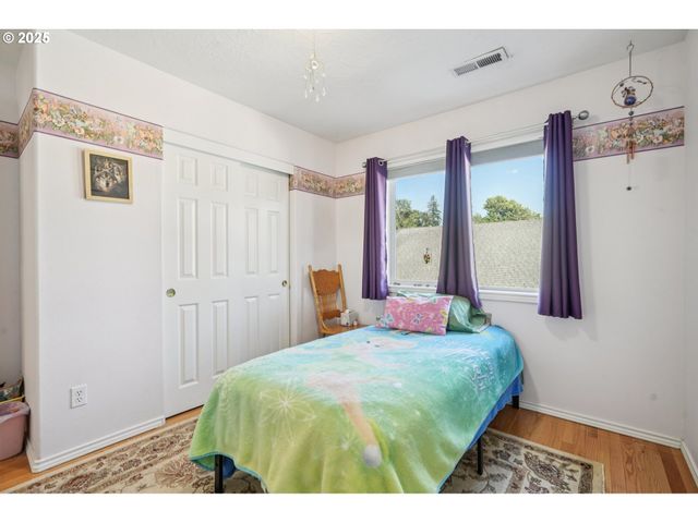 21937 Ne MASON St, Fairview, OR 97024