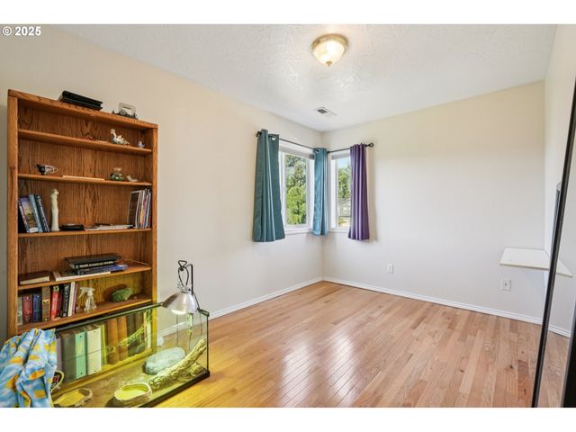 21937 Ne MASON St, Fairview, OR 97024
