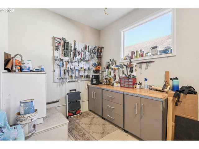 21937 Ne MASON St, Fairview, OR 97024